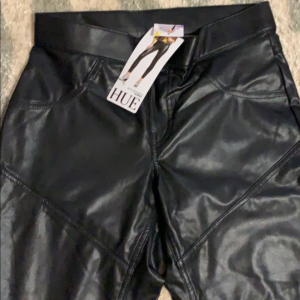 Hue Moto Leatherette Skimmer